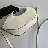 Medium leather handbag