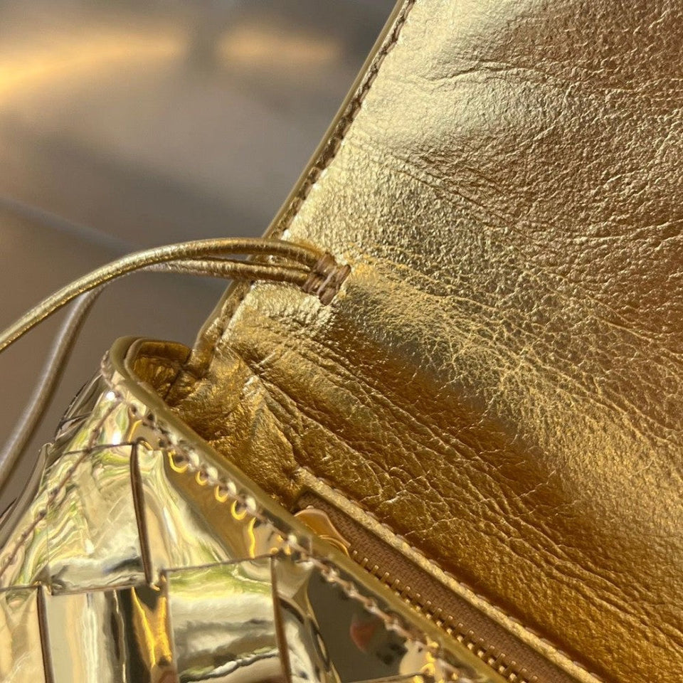Woven clutch bag